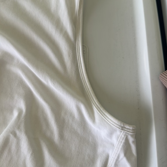 Lululemon White Crescent Tank Size 8 - Picture 10 of 10